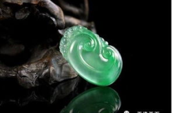 翡翠鉴定,揭秘天然与仿制品的鉴别技巧