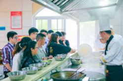 小吃培训学校,小吃培训学校带你领略传统小吃制作技艺